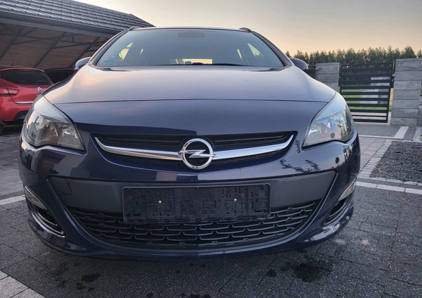 Opel Astra cena 28900 przebieg: 156000, rok produkcji 2015 z Borne Sulinowo małe 79